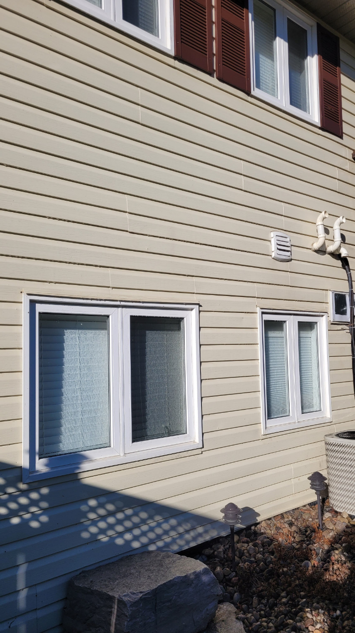 House Washing Dirty Siding in Coldwater, Simcoe County, ON